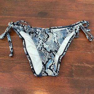 NWOT** Shade & Shire bikini bottoms